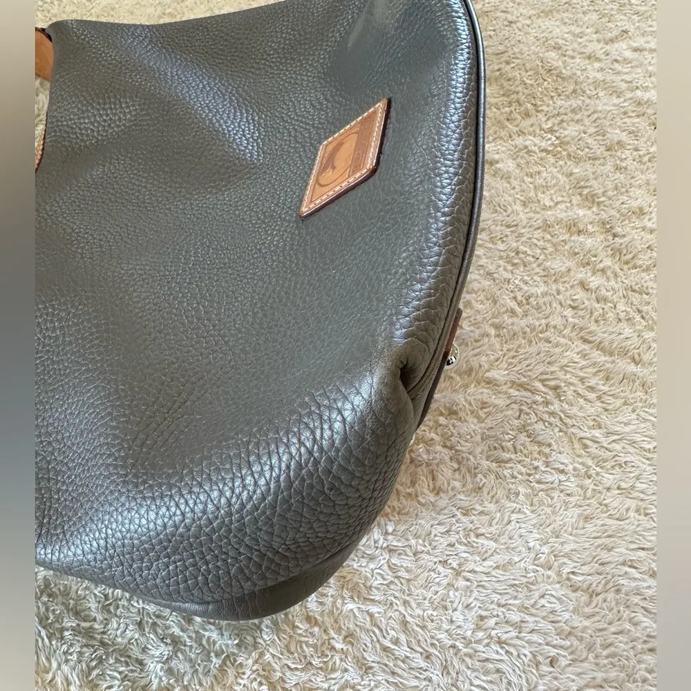 Dooney & Bourke pebbled leather gray purse - Image 8