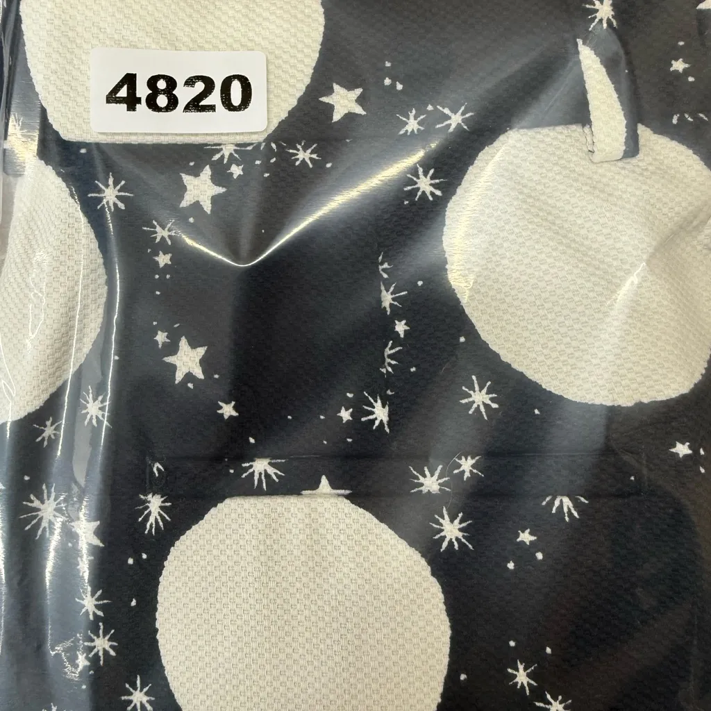 Weekend Max Mara Black & White Celestial Print Bermuda Short size 8 - Image 7