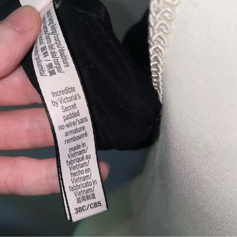 Victoria's Secret Size 38C Incredible Bra Padded No Wire Black - Image 6