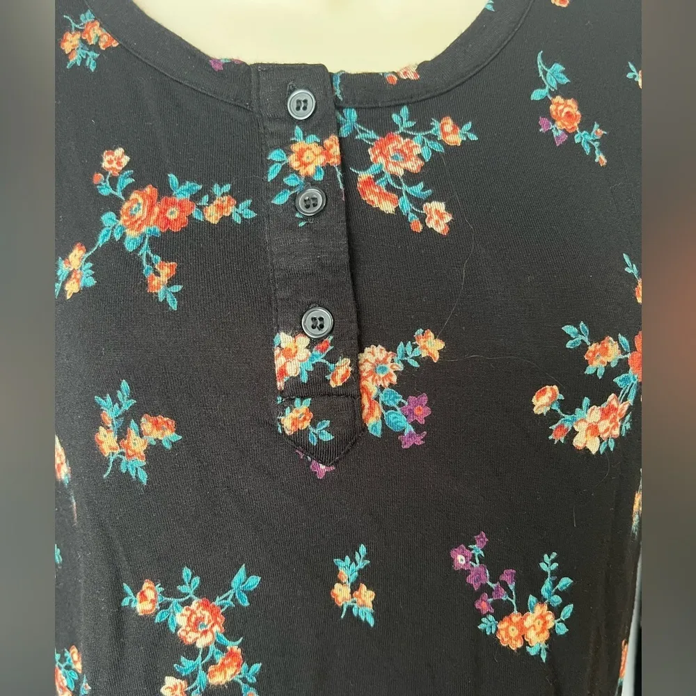 Pink Republic‎ Women’s Medium Black With Orange Purple Floral Print Hi Low Shirt - Image 8