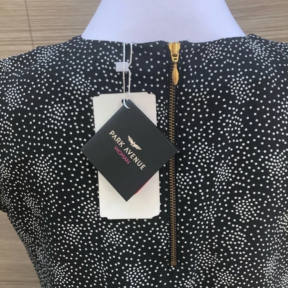 Park Avenue Women cut out dress New with tags Black Size 12 - Image 6