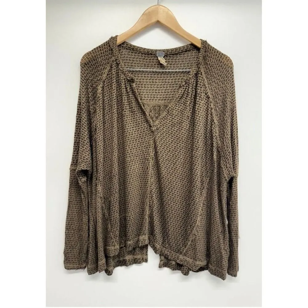 We The Free Knit Oversized Sweater Size XS V Neck Long Sleeve Tan Black Slouchy - Image 2