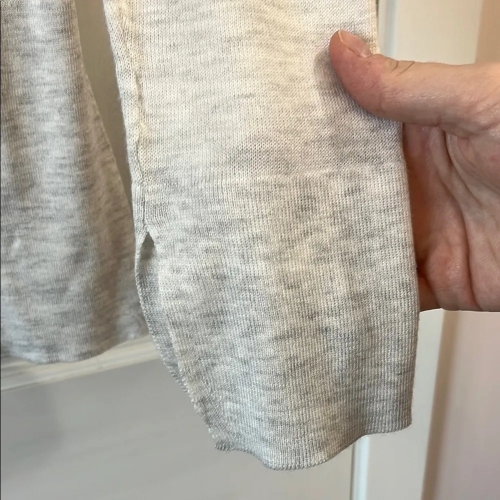 NWOT w/ Flaw Zara Light Gray Lightweight Flowy Knit Top - Size Medium - Image 6