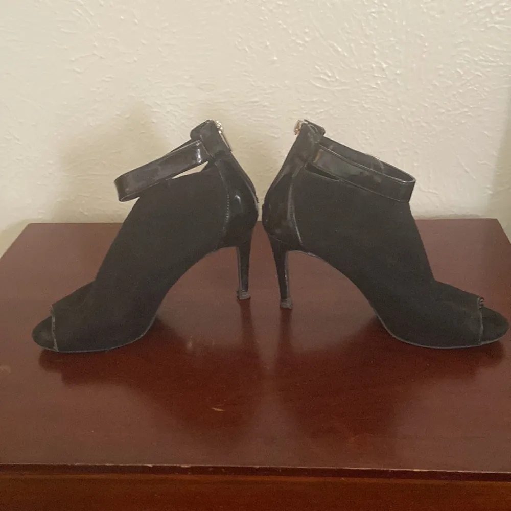 JLO used Black Booties - Image 14