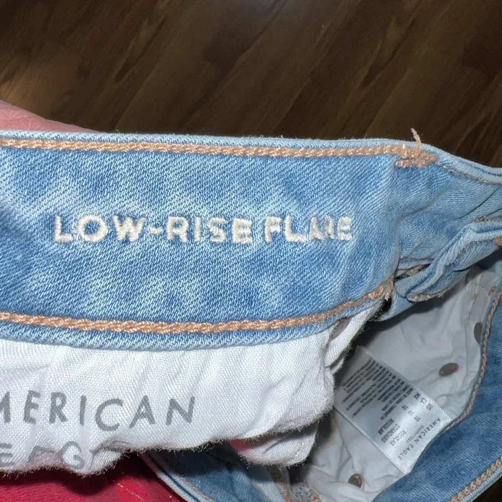 Adorable American Eagle Low Rise Flare Jeans! - Image 6