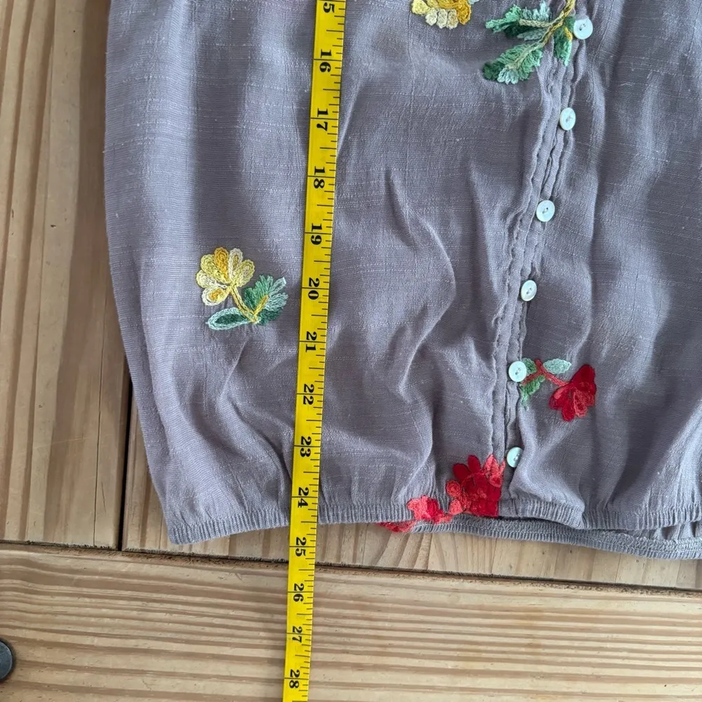 Fig and Flower Anthropologie Taupe Blouse with Vibrant Floral Embroidery Tan Size M - Image 12