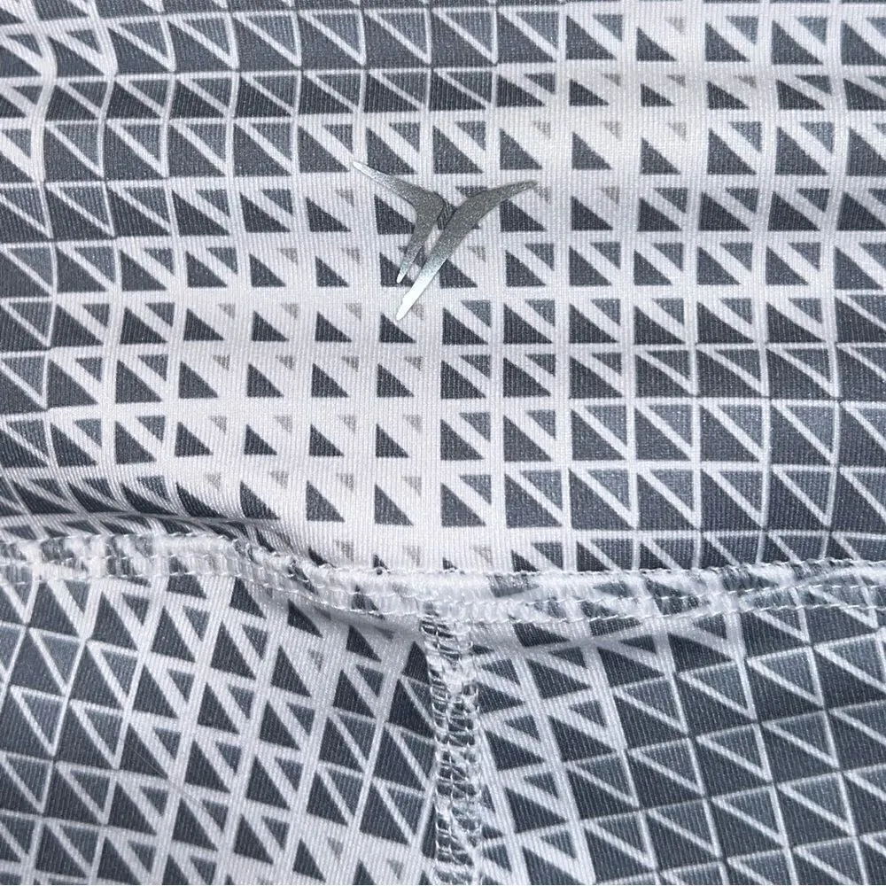 Old Navy Active capri leggings size medium - Image 8