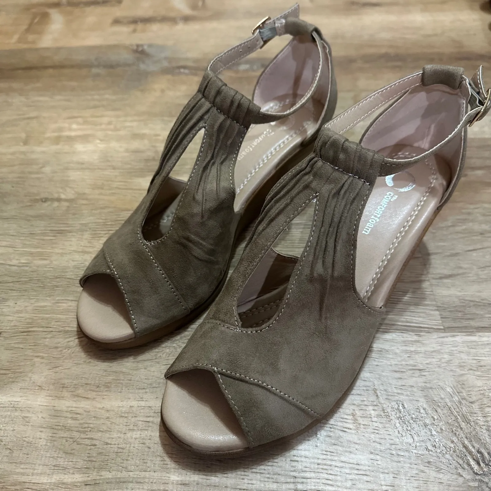 JOURNEE COLLECTION | Peep Toe Wedge Heel Ankle Strap Shoes Green Size 8.5 - Image 3