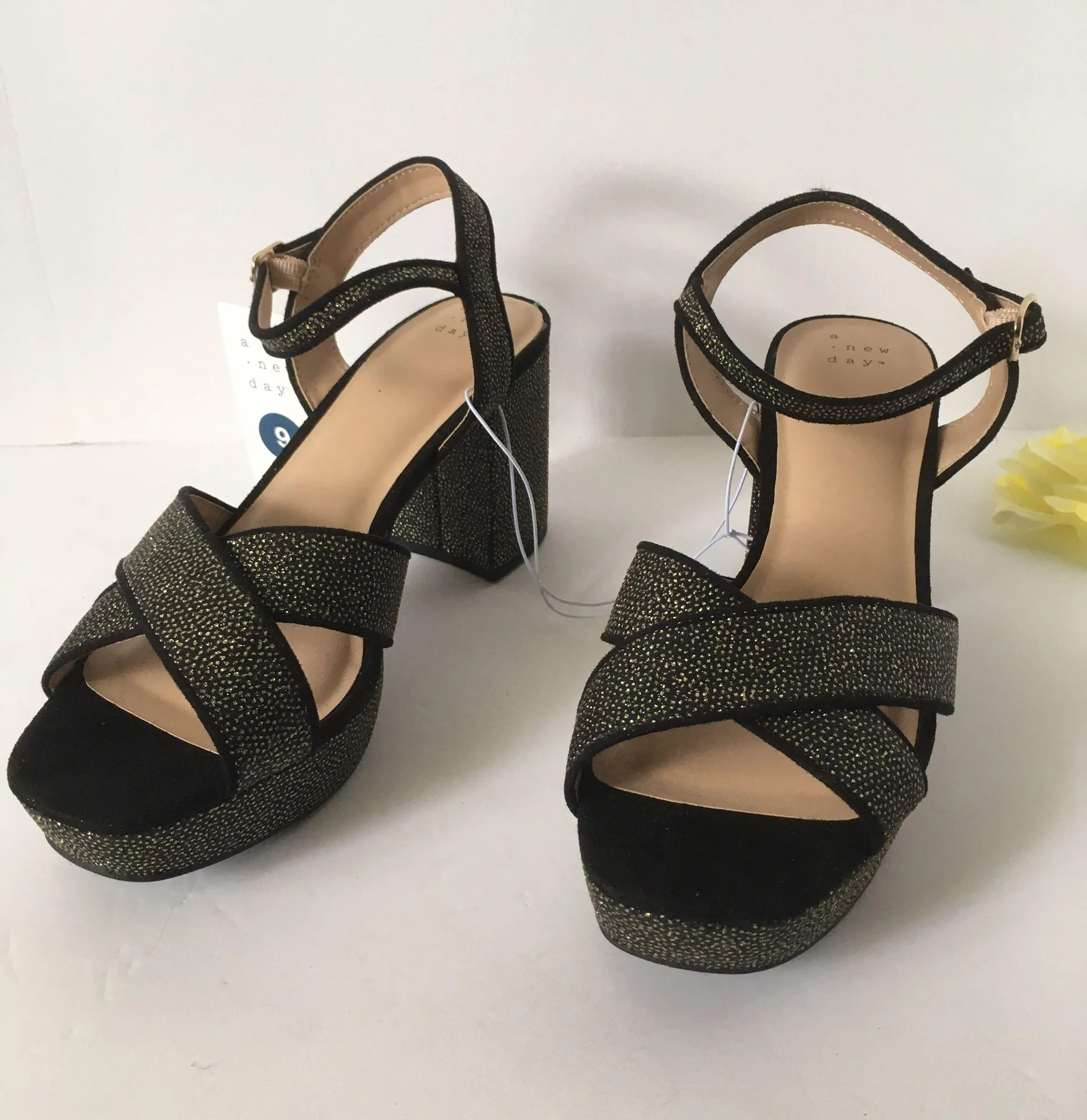 Black/Gold Heels, Size 9 Black - Image 3