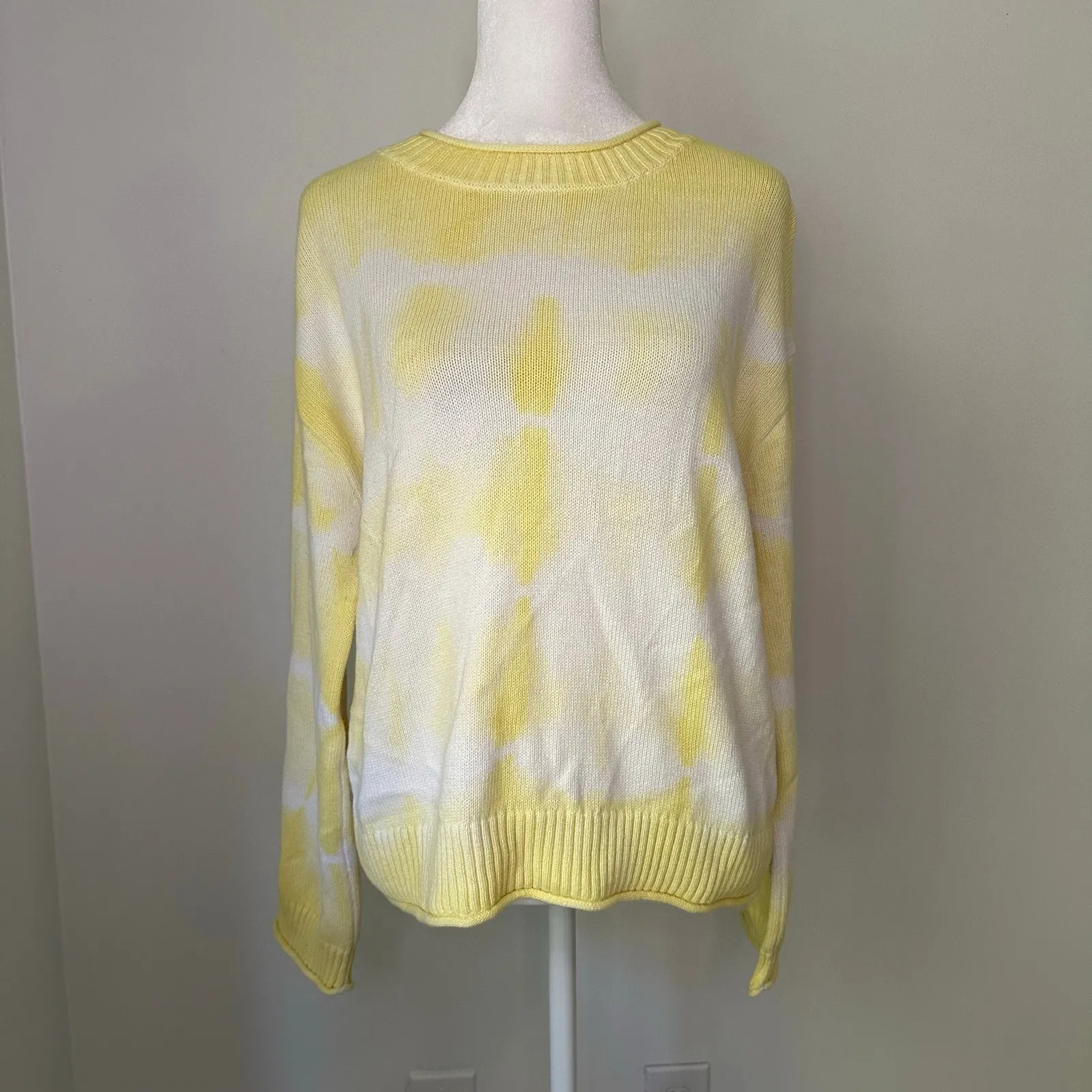 Elizabeth & James yellow & white tie-dye knit sweater size M - Image 3