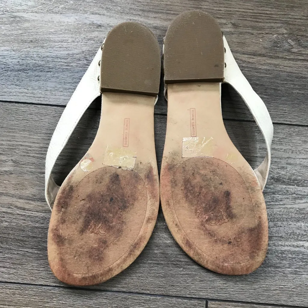 Vince Camuto Ivory Beige VP Tamie Leather Upper Sandals 9M Flats‎ Gold Hardware - Image 6