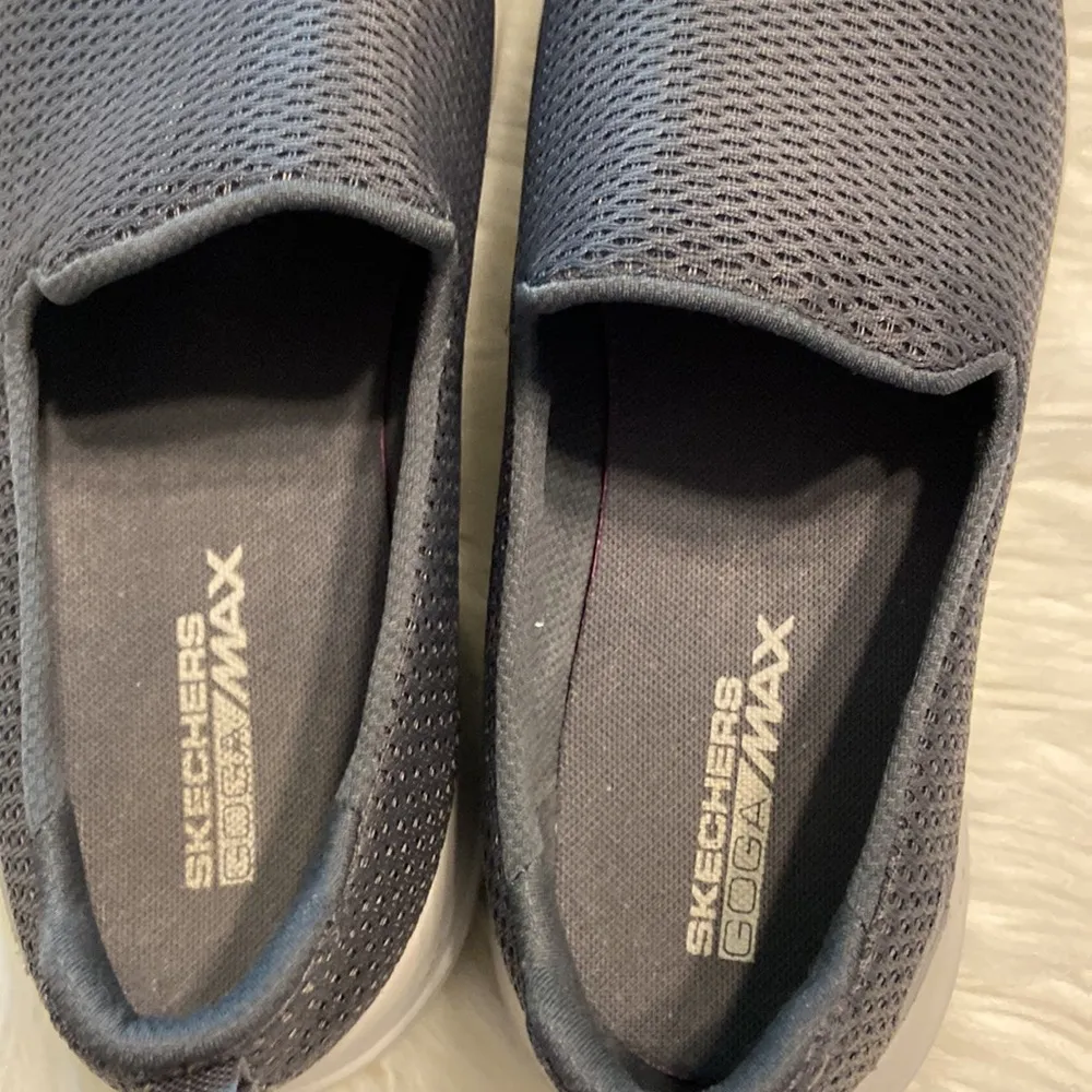 Skechers GOGA Max shoes size 10 color gray excellent condition - Image 9