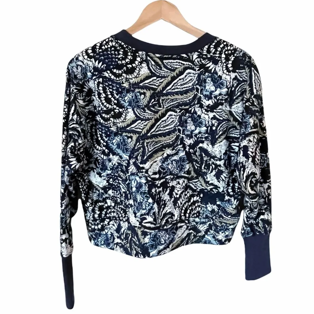JOIE Sweatshirt Crop Jersey Top Paisley Blue Navy Trim Thumbholes Long Sleeve S - Image 6