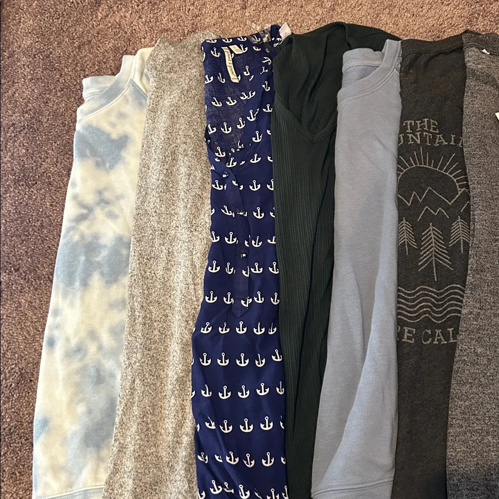 Size large tshirt, top and sweater bundle! - Image 2