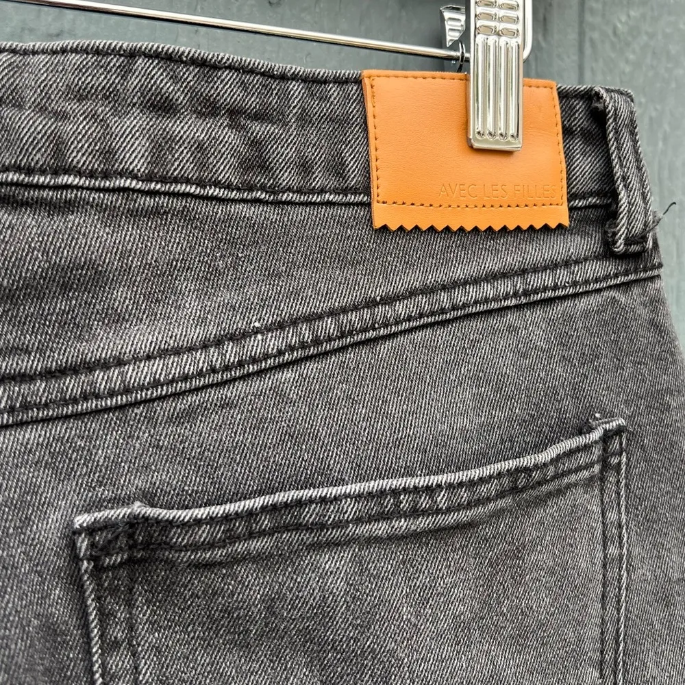 Avec Les Filles Straight Mom Jeans Distressed Washed Black Size 28 - Image 11