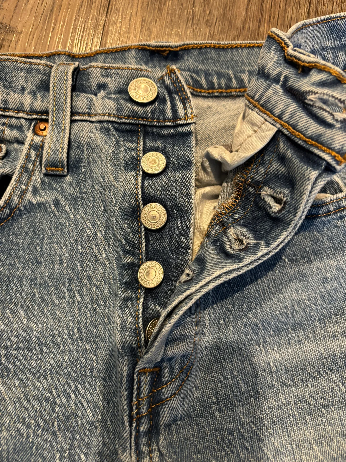 Levi’s 501 Skinny Jeans - Image 3