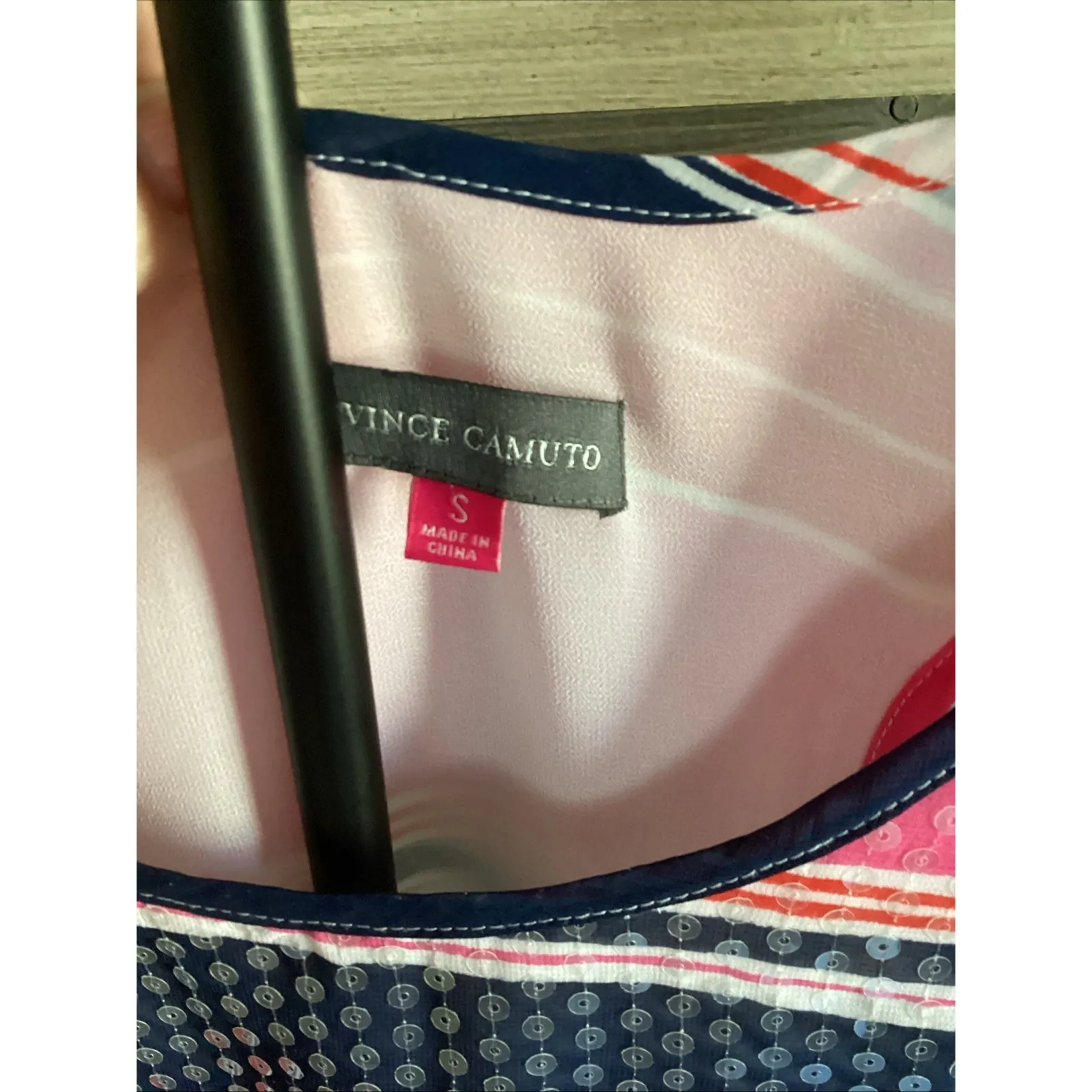 Vince Camuto St Barts Bianca Pink Striped Sequin Chiffon Tank Top Sz Small - Image 2