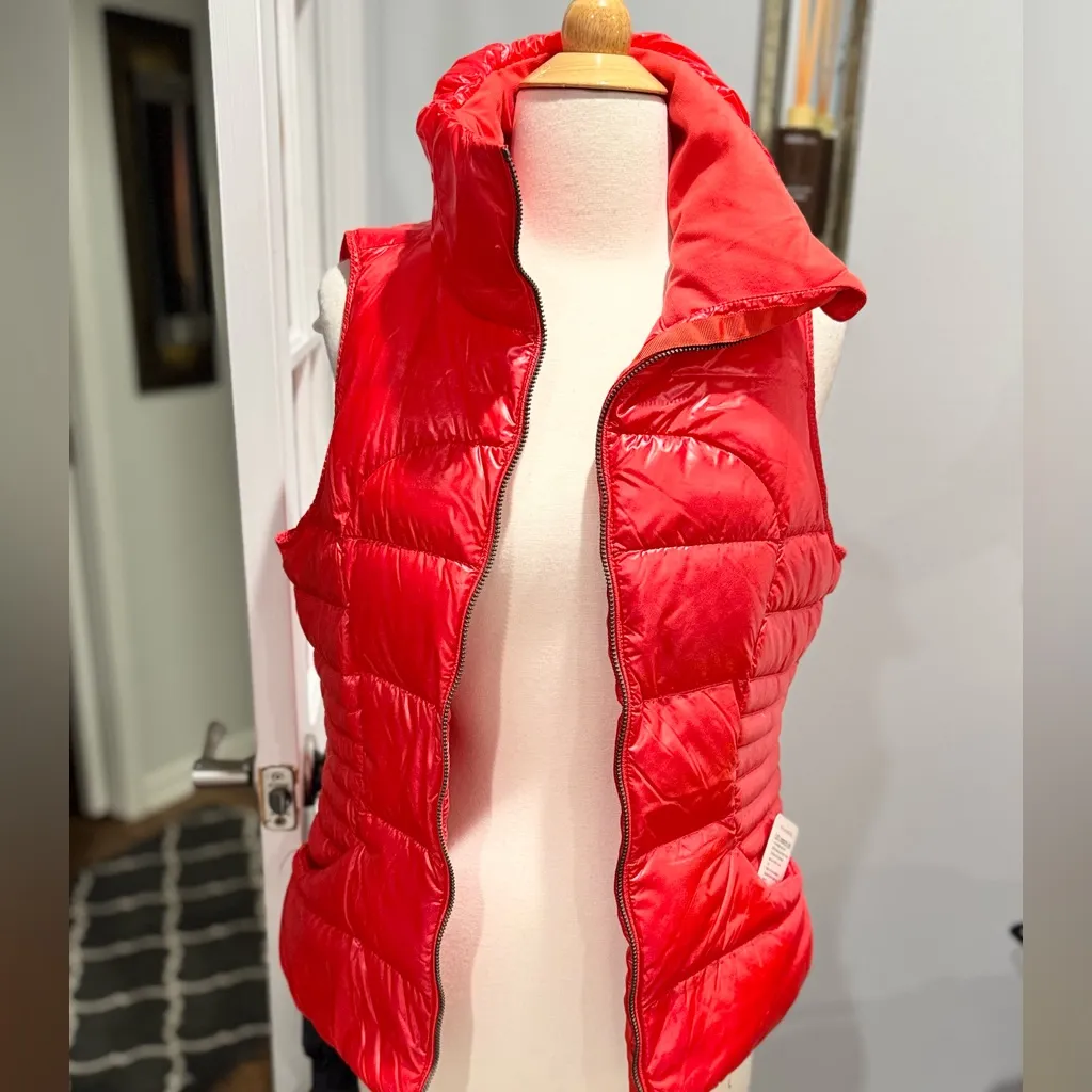 Lululemon Fluffin Awesome Vest in ‘Alarming’ - Image 10