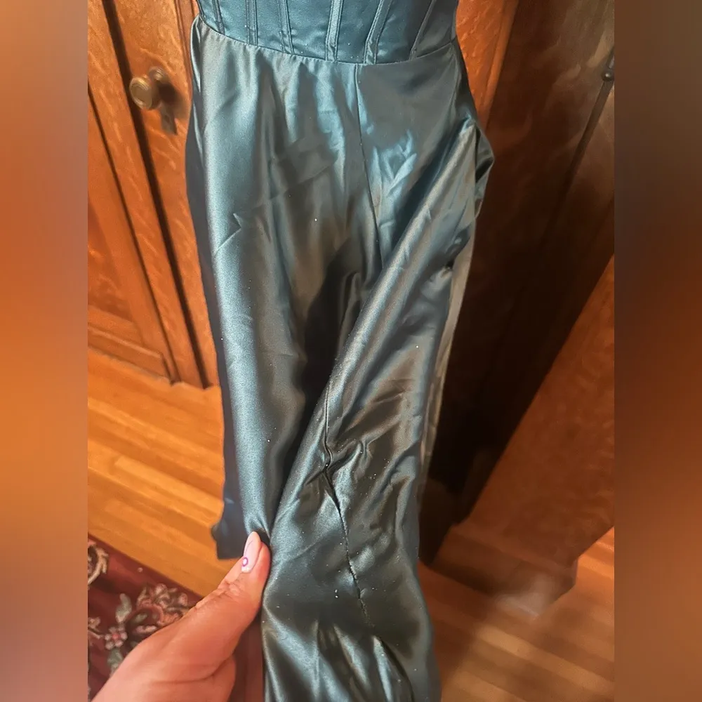 B.Darlin Juniors' Pleated-Bodice High-Slit Hunter Green
Evening Gown, 1/2, NWOT - Image 5