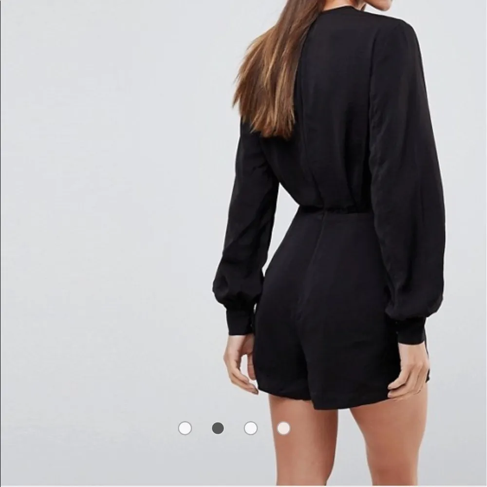 Finders Keepers  Huntr Playsuit Size Medium button defect - Image 4