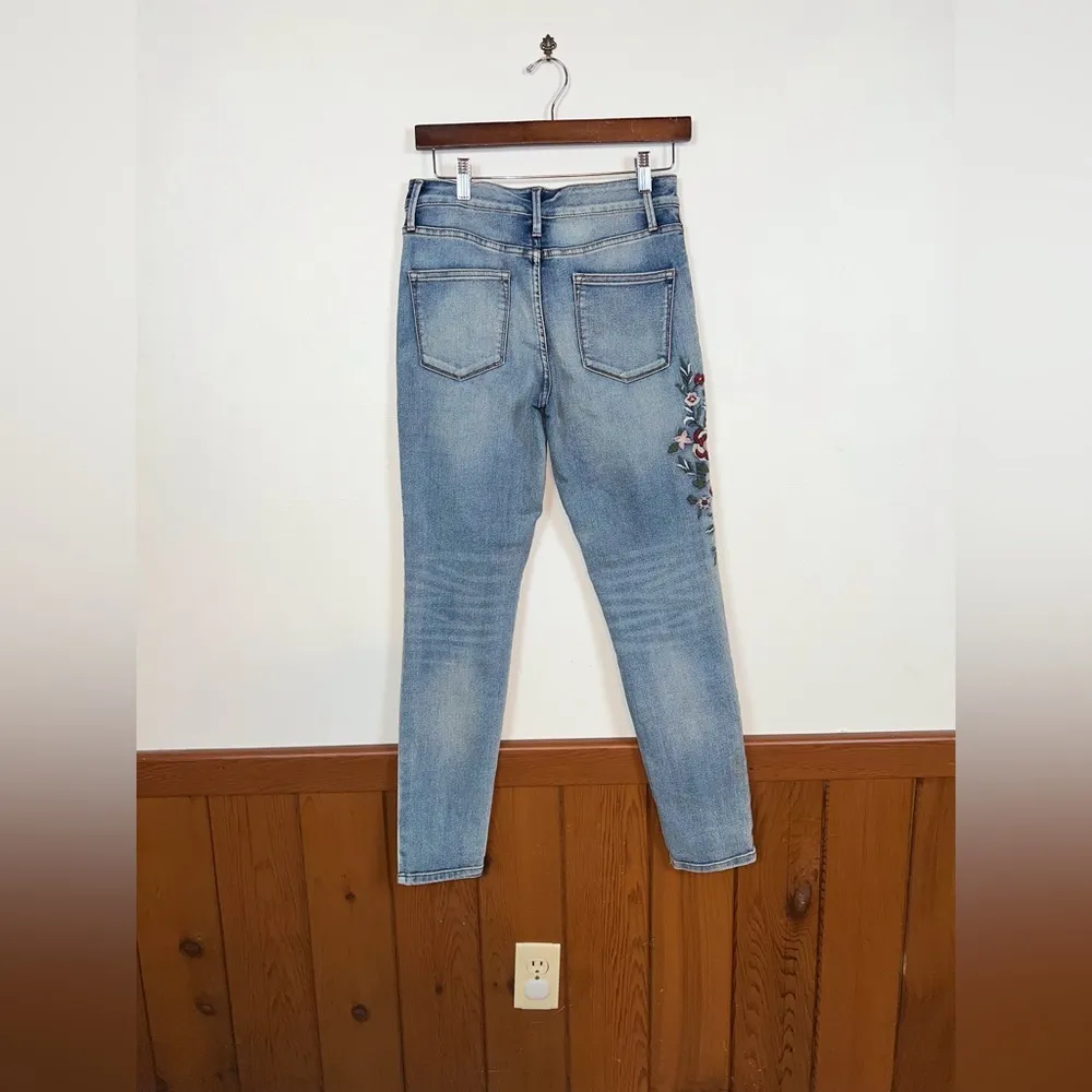 Super Cute Knox Rose Embroidered Skinny Jeans! - Image 3