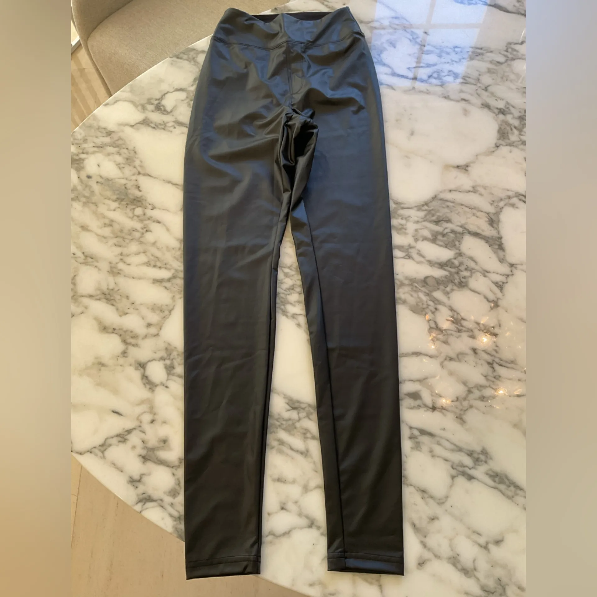 NWOT Aerie Offline Real Luxe Black Faux Leather Legging Sz Small - Image 4