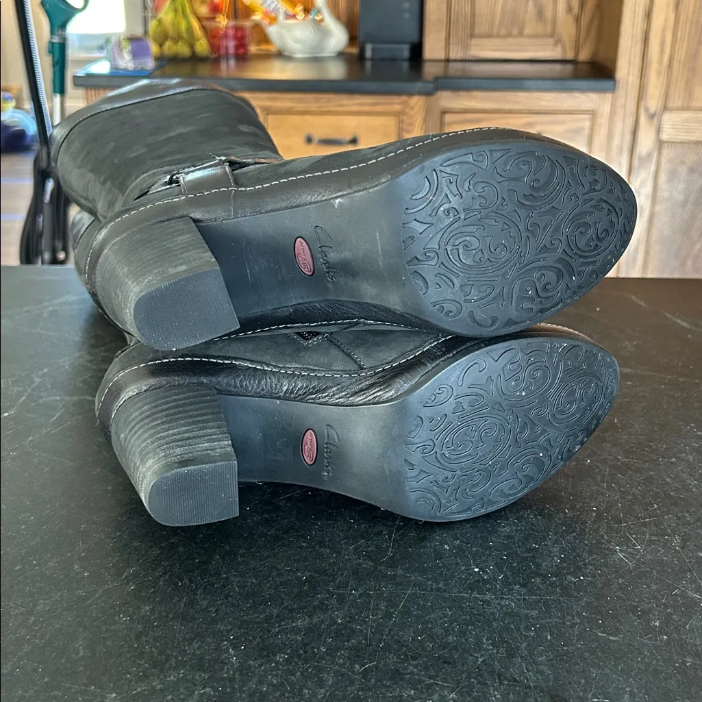 Clarks Knee High Boots Black Leather Riding Harness Heeled Boots Womens‎ Size 7W - Image 8