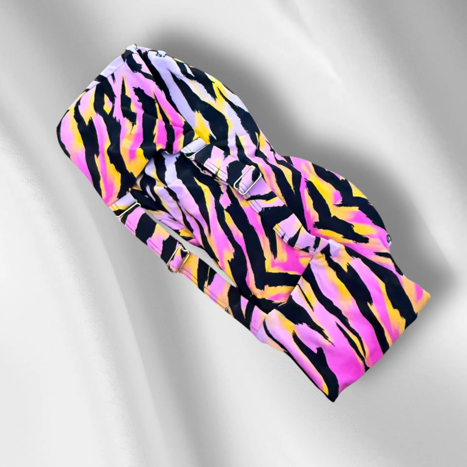 Beach Bunny London Bralette Bikini Top nwt - Image 4