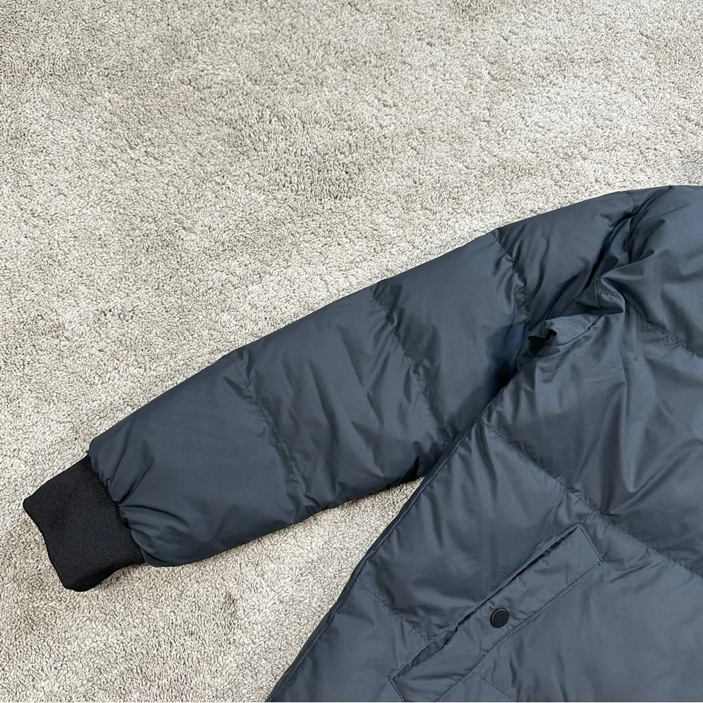 Everlane Women’s Primaloft The Long Puffer Jacket Winter in Charcoal Gray Size M - Image 6