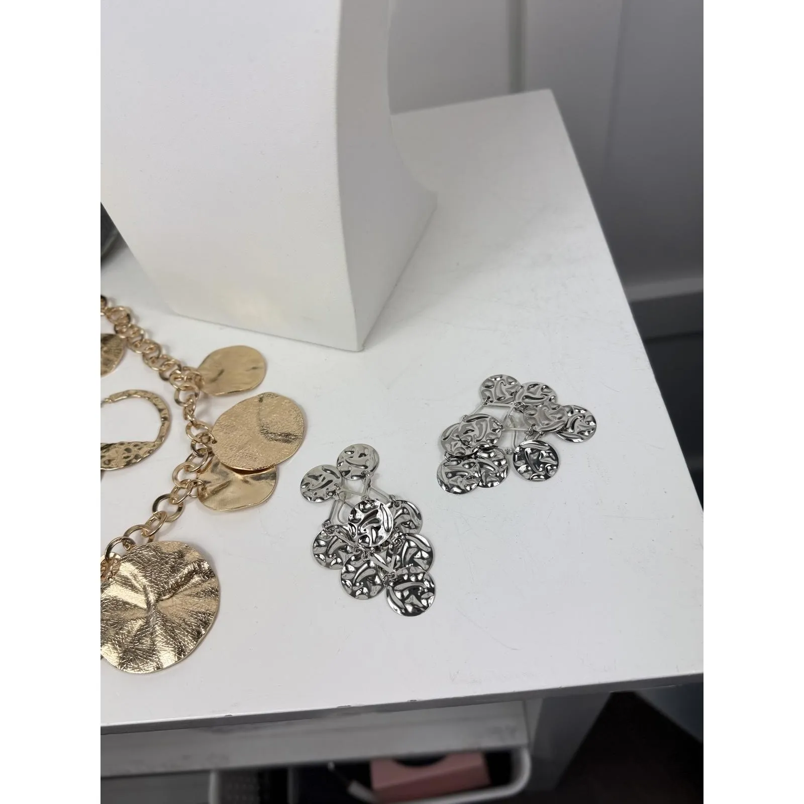 Beautiful Two Sets Jewelry Lot Silver - Image 4