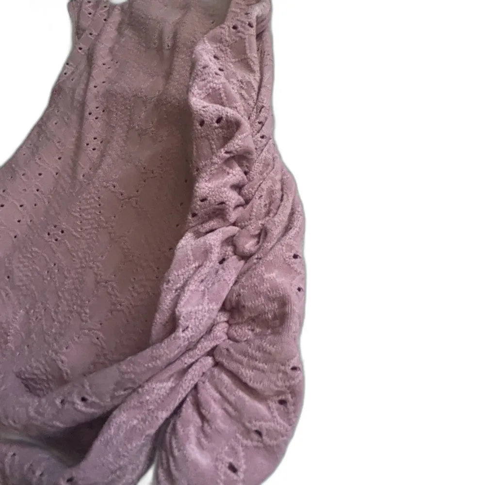 MAUVE EYELET‎ MOCK NECK RUCHED SLEEVELESS TOP-MEDIUM - Image 2