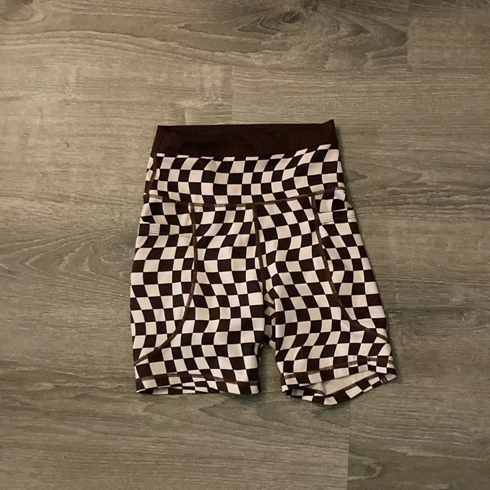 Wilo brown checkered bike shorts with pockets size XS - Image 2