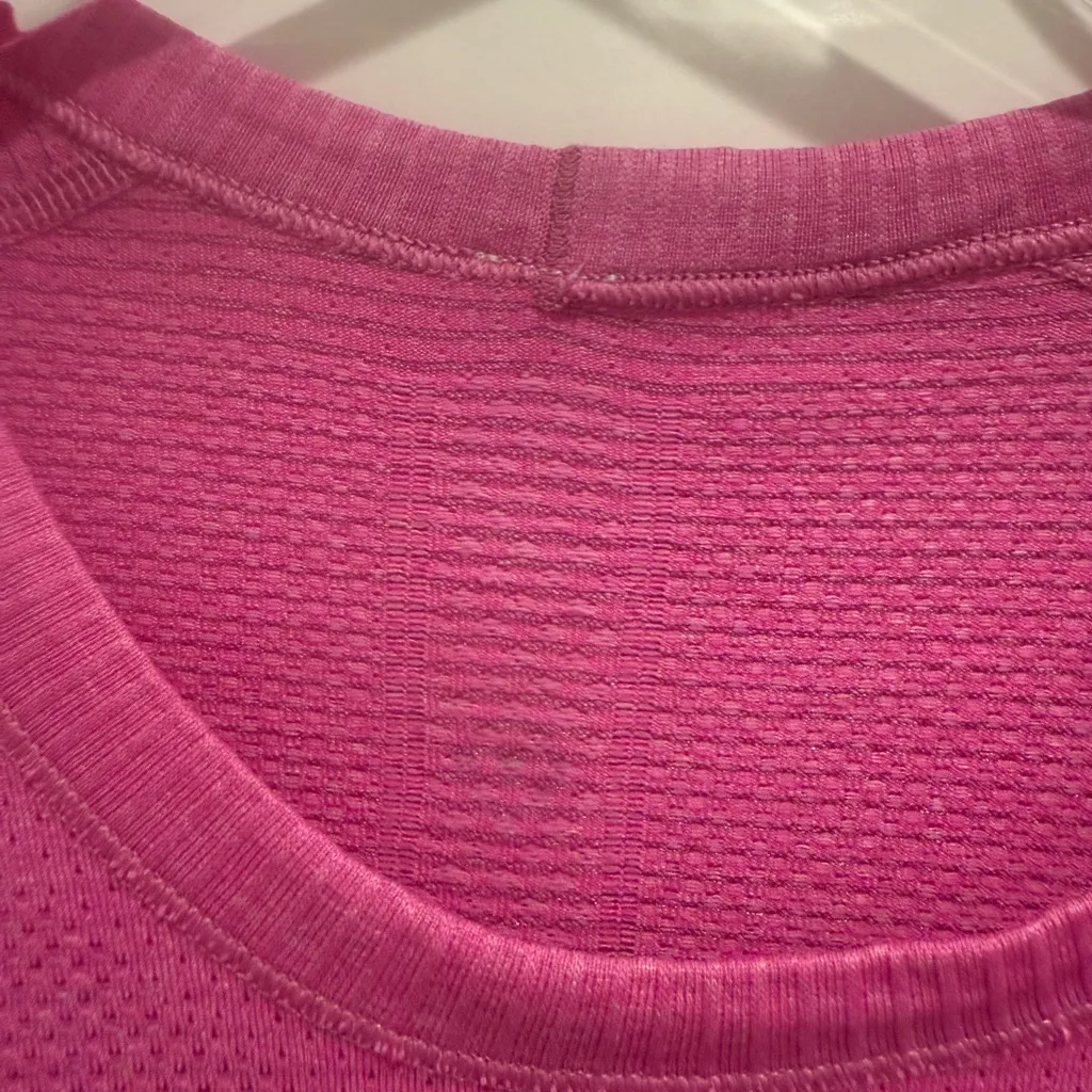 LULULEMON Swiftly Tech Long Sleeve Heathered Raspberry Run size 6 - Image 5