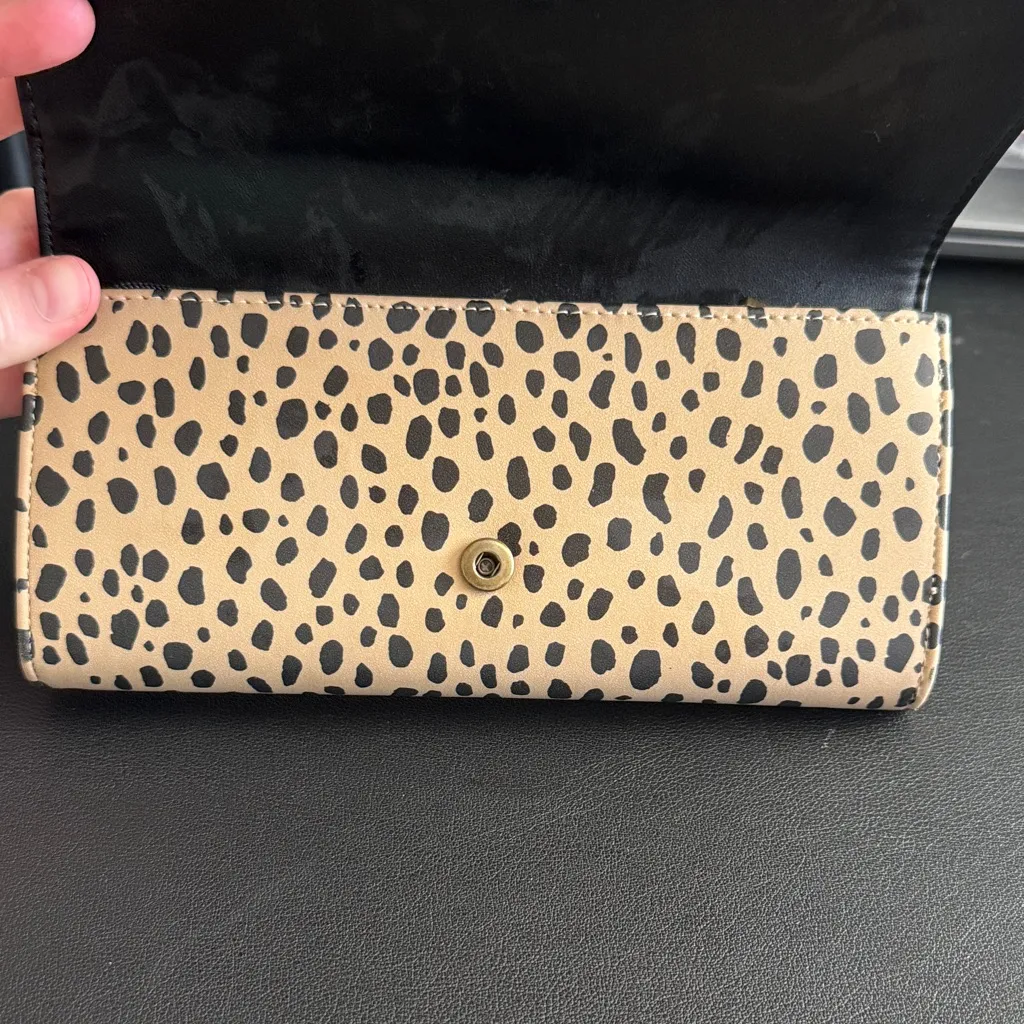 Universal Threads Leopard Print Women's Clutch Wallet - Image 2