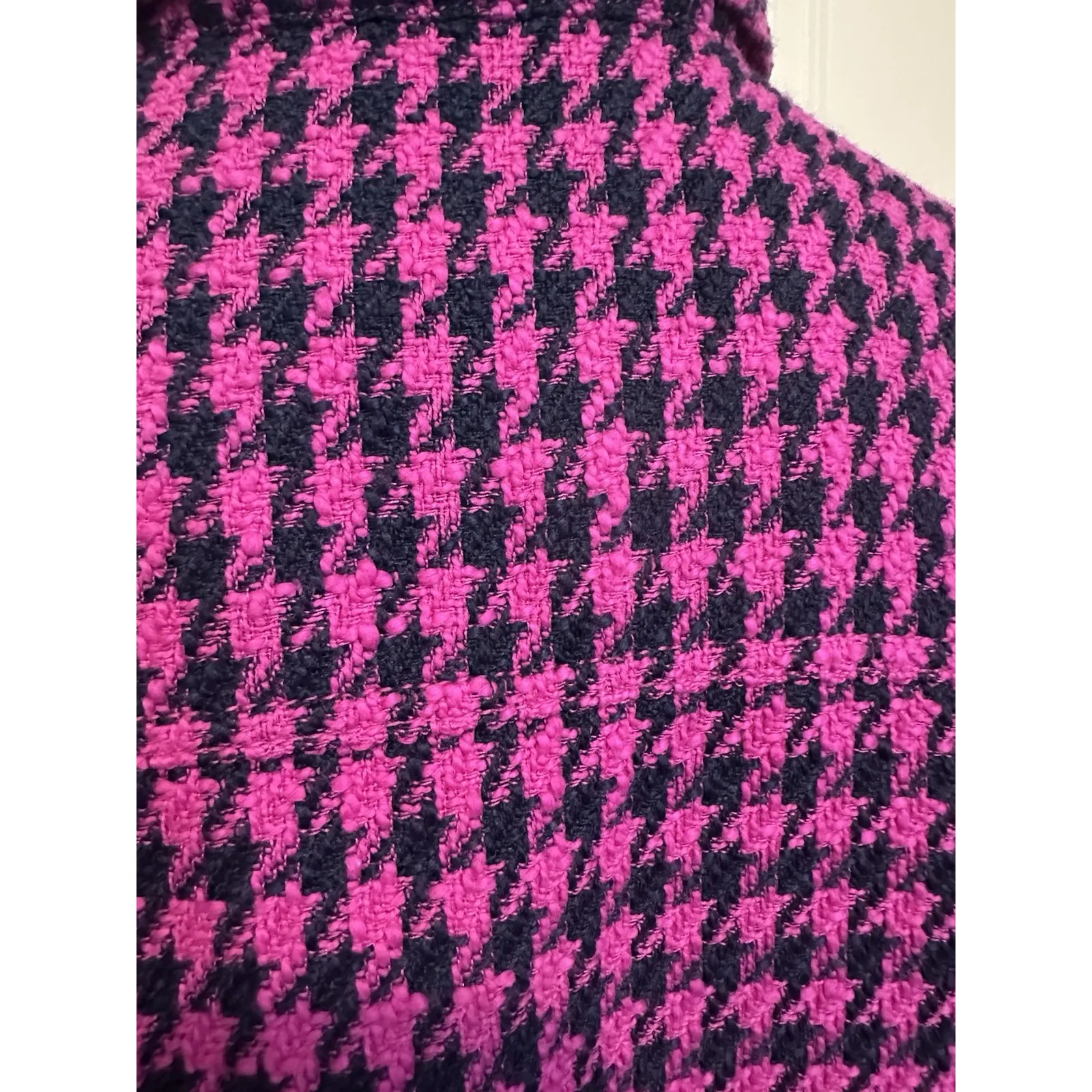 LOFT Pink Black Houndstooth Boucle Cropped Jacket Shacket Coat L Fall Layering - Image 3