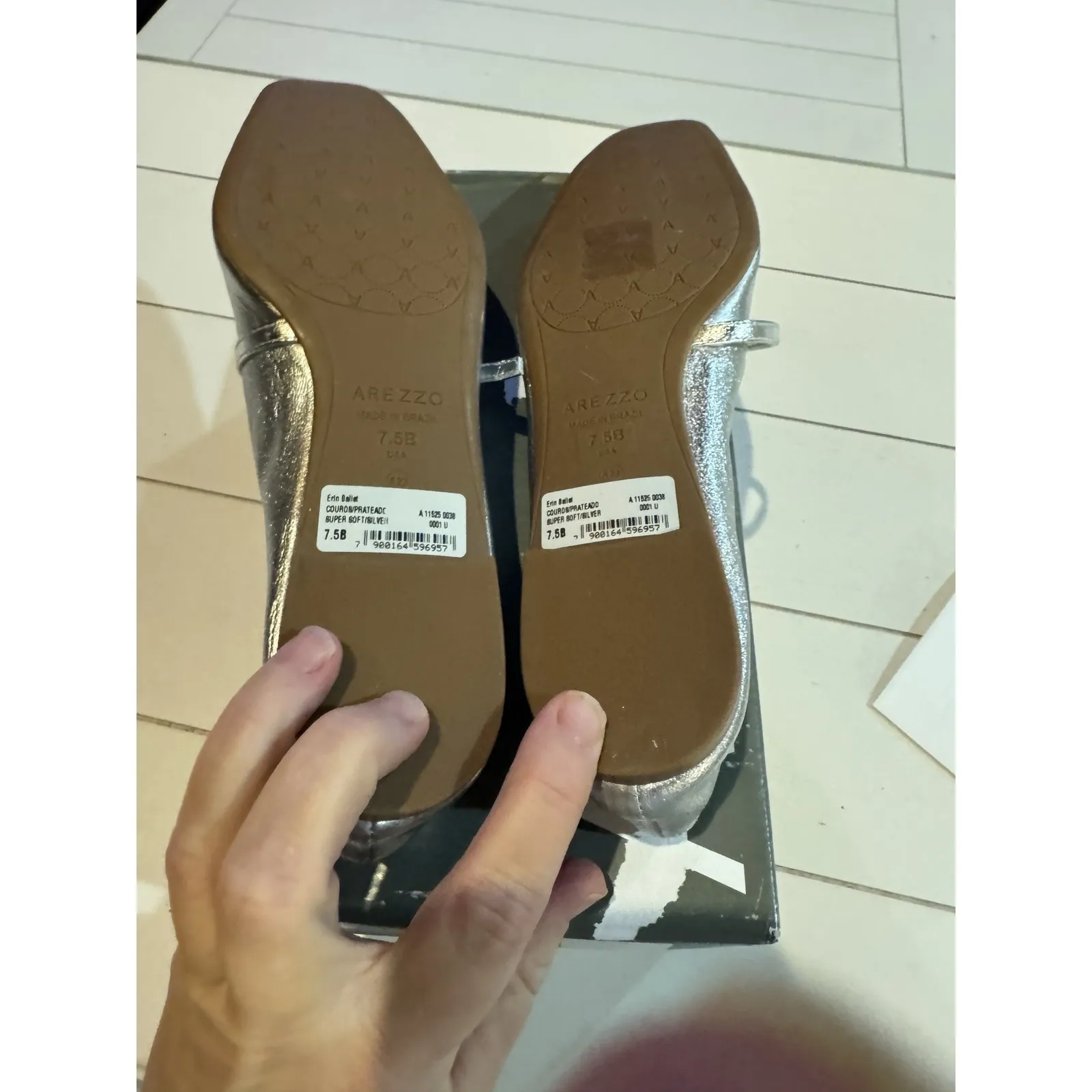 Arezzo Eleanor Women's Ballet‎ Flats Mary Janes Buckle Size 7.5 Silver - Image 9