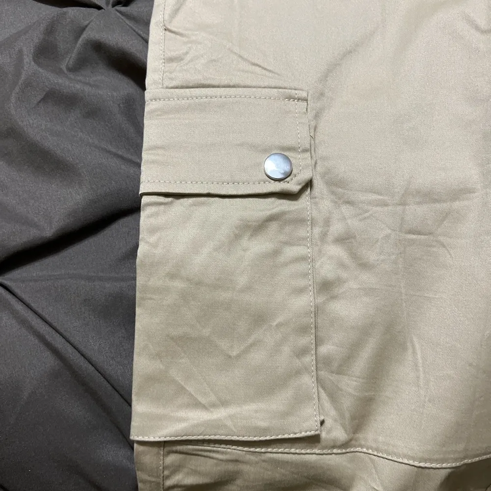 Khaki cargo pants with belt and cinched leg cargo joggers high waisted - Image 3