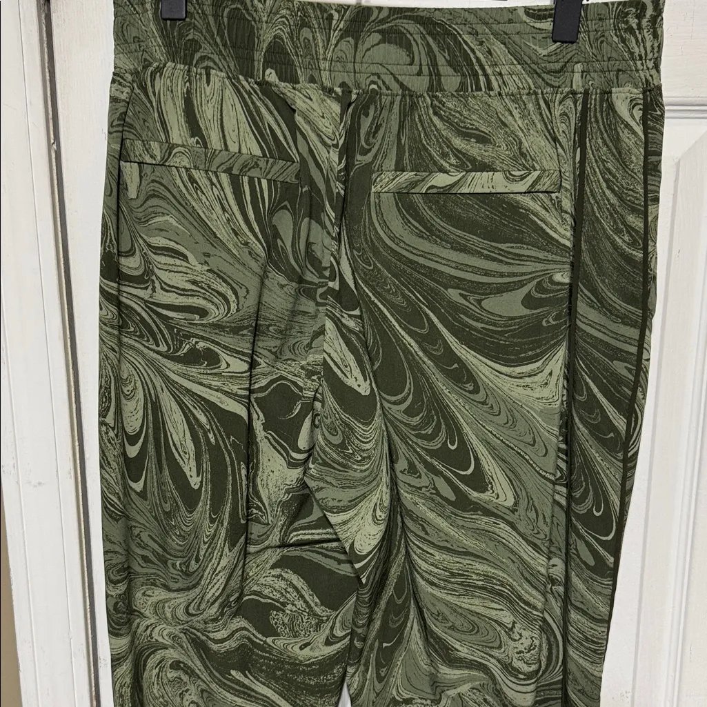 Athleta Olive Patterned Joggers - Image 5