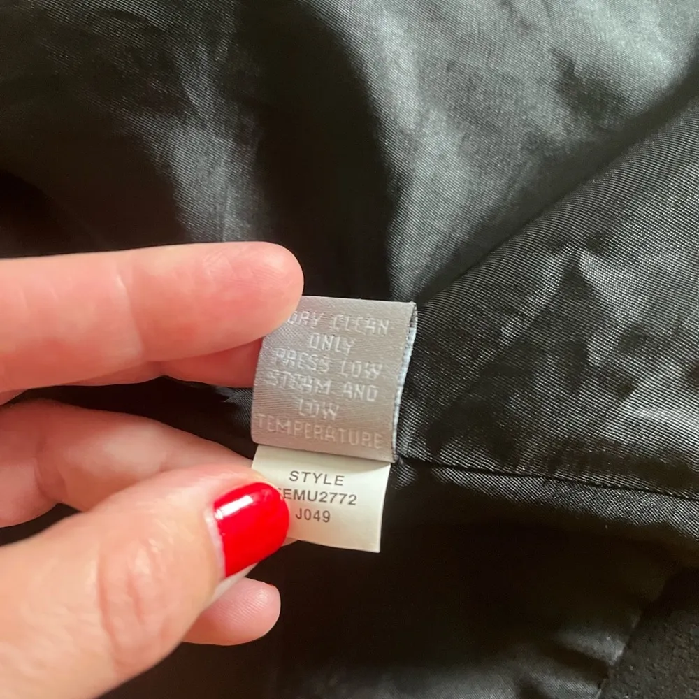 Used wool Ellen Tracy Jacket with ribbon details - Image 11