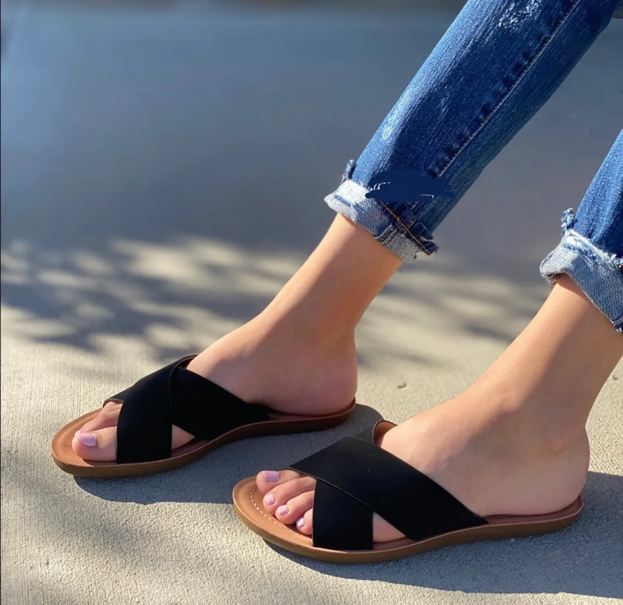 Black Criss Cross Strappy Sandal Size 6 - Image 3