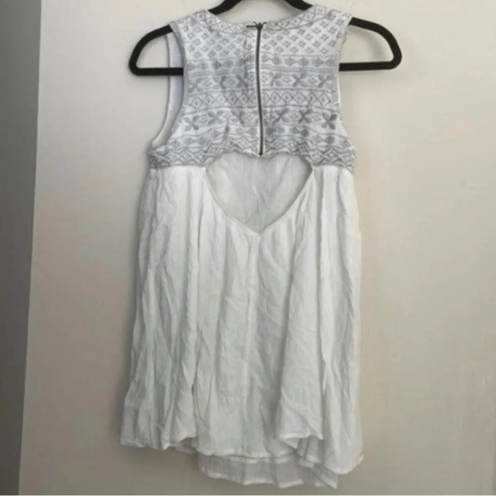 Love Stitch 100% Cotton White Gauzy Tank Top Grey Embroidery Cut Out Back - Image 6