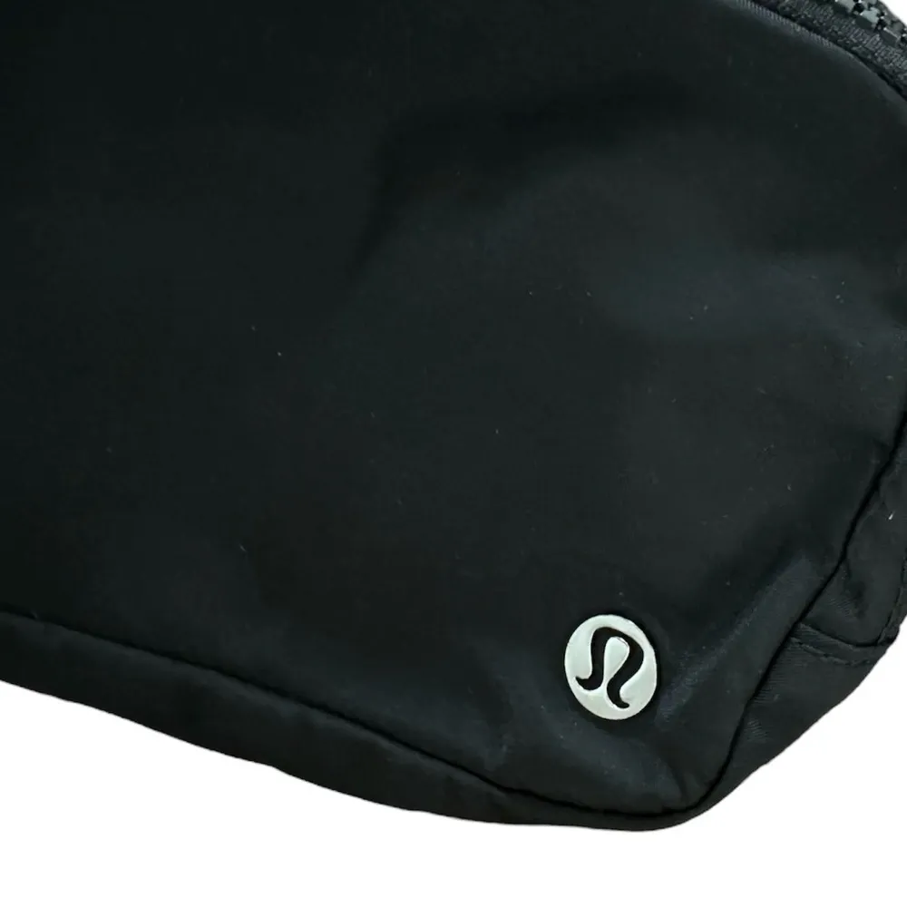 Lululemon Everywhere Belt Bag 1L Black - Image 5