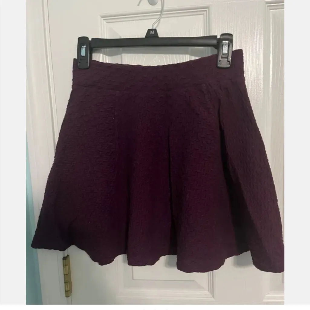 Divided H&M burgundy skirt Small - Image 2