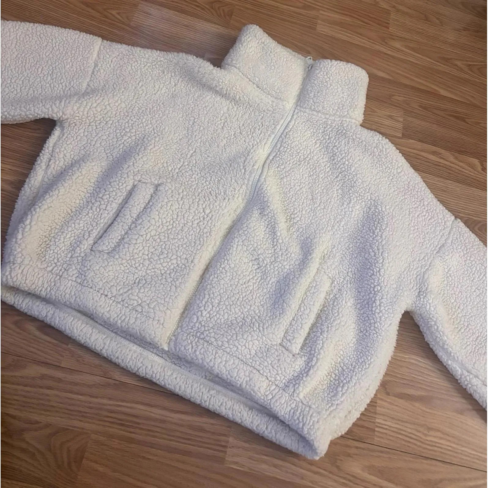 American Eagle Sherpa Jacket Size XS/S - Image 3