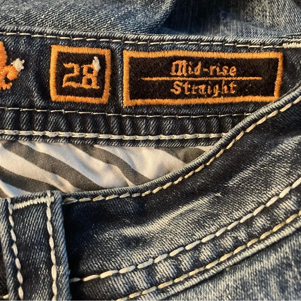 Rock Revival Lam Mid-Rise Straight Sz 28 distressed - Image 8