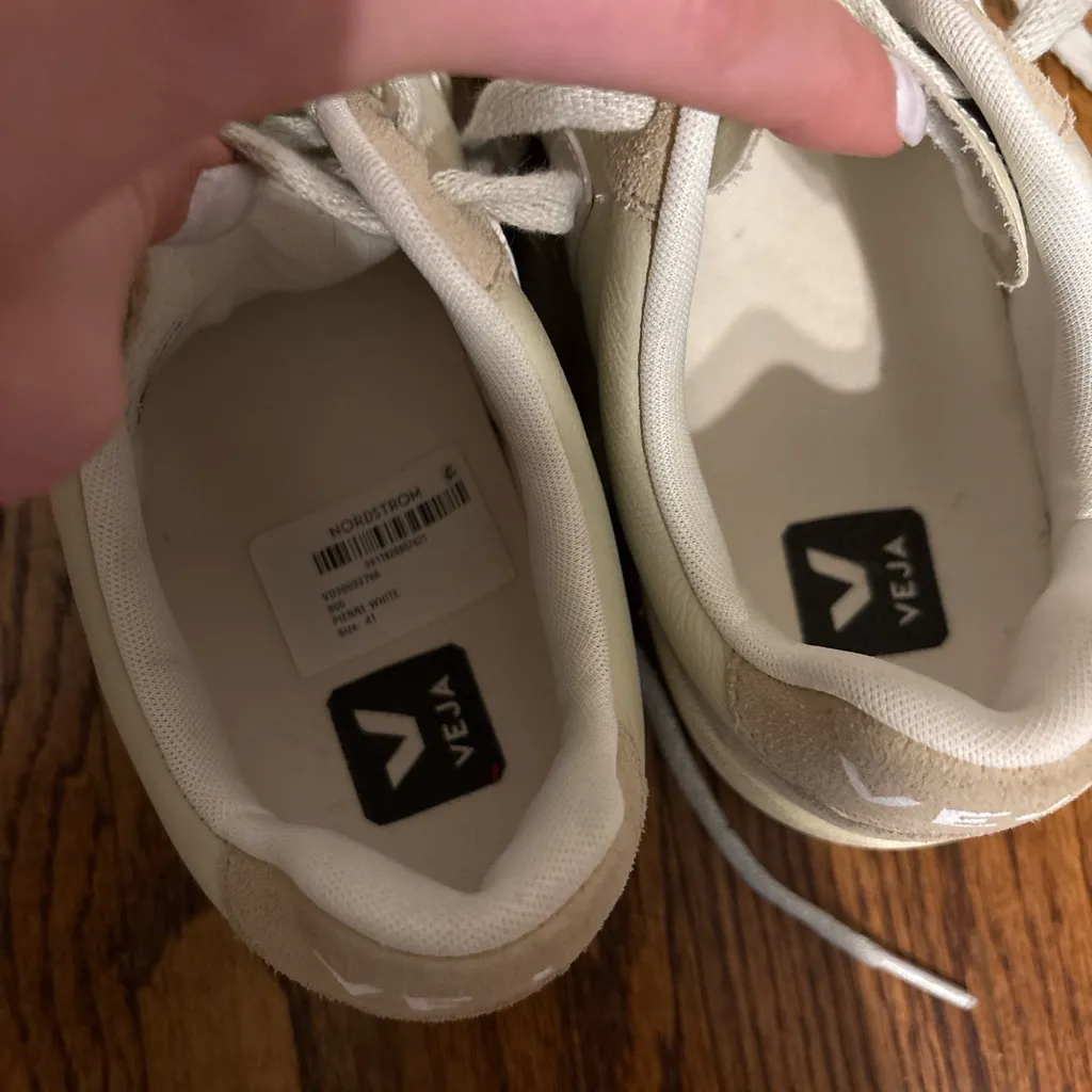 NWT Veja Sneakers v-90 - Image 10