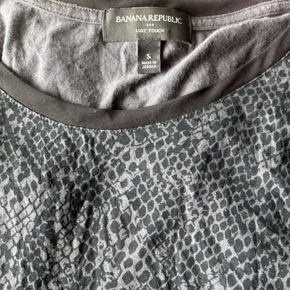 Luxe Touch Snake Print Shirt Top Black Grey Womens Small - Image 3