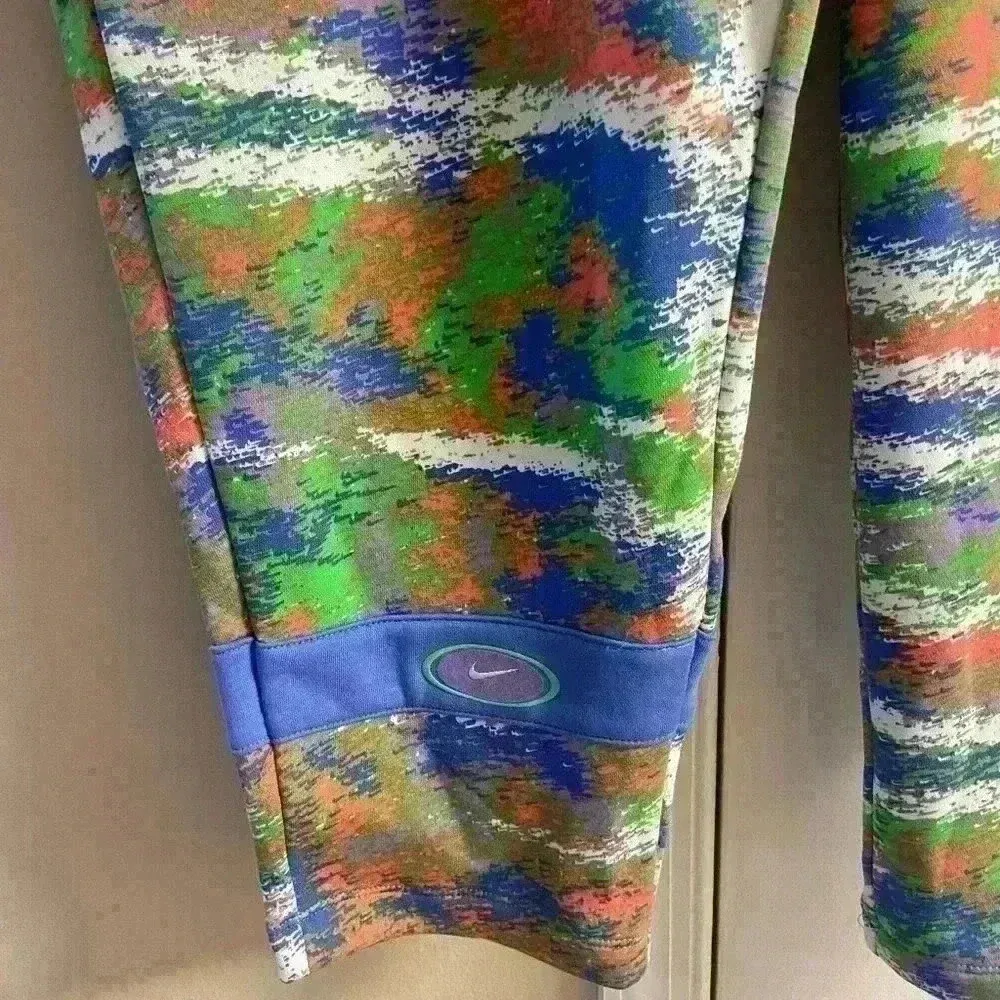 Nike tie dye standard fit mid rise elastic waist joggers. 2X. NWT. Retail:$60 - Image 2