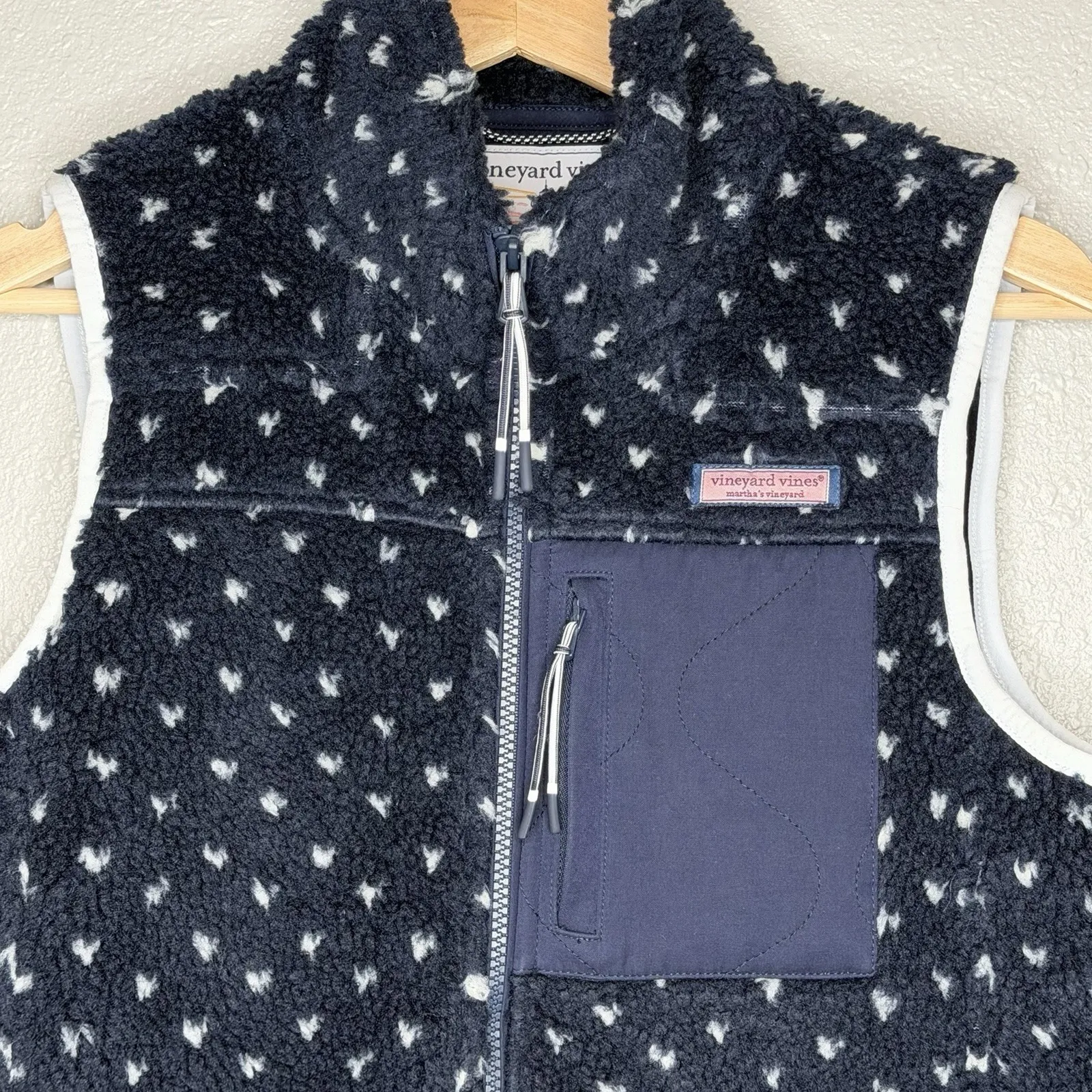 Vineyard Vines Supershep Sherpa Fleece Vest Navy Whale Print XS Coastal Prep - Image 4