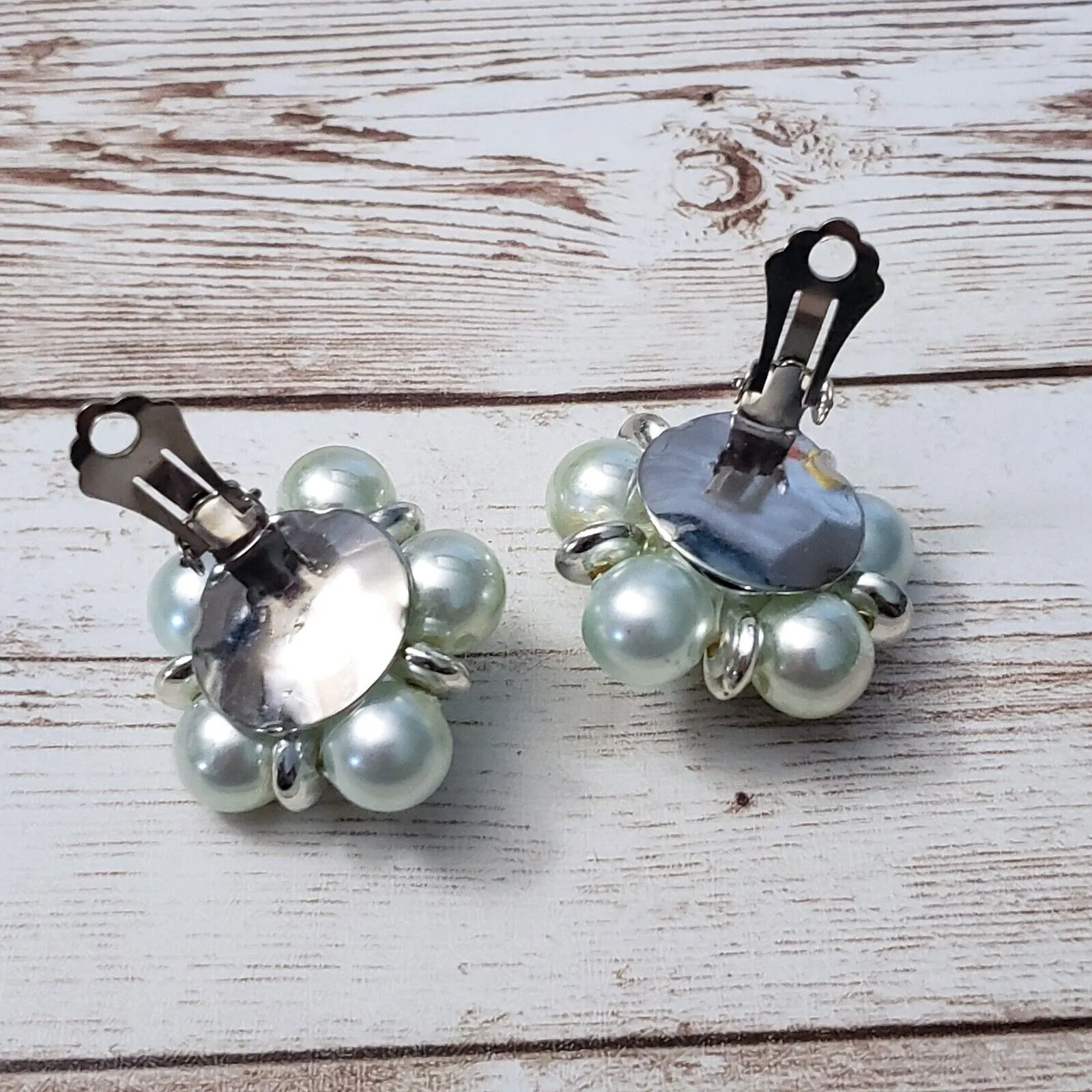 Vintage Clip On Earrings - Image 5